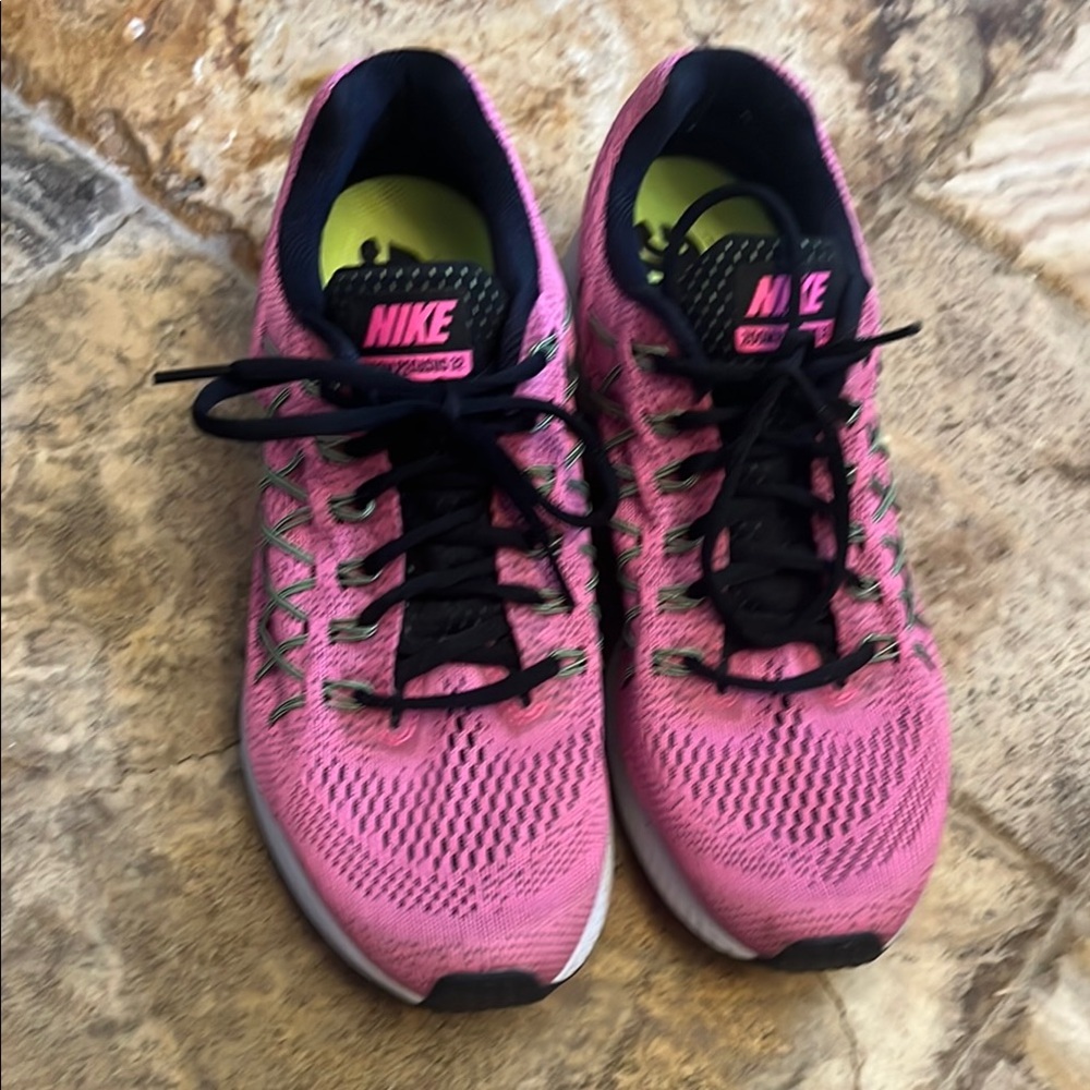 Nike Pink Athletic Shoes Lightweight Mesh Design